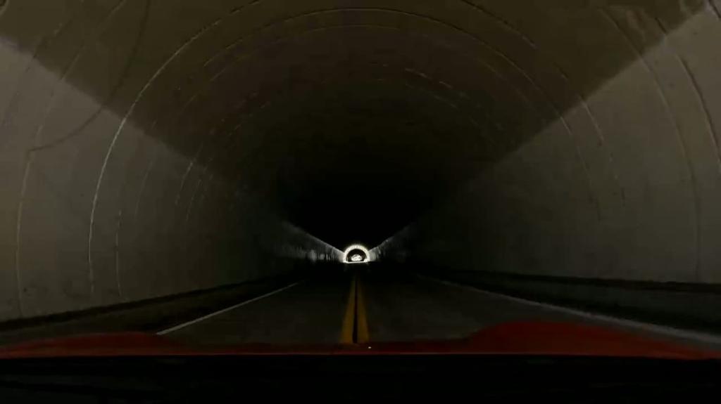 洛杉矶“死亡隧道”！网友开车还原Vince死亡时刻