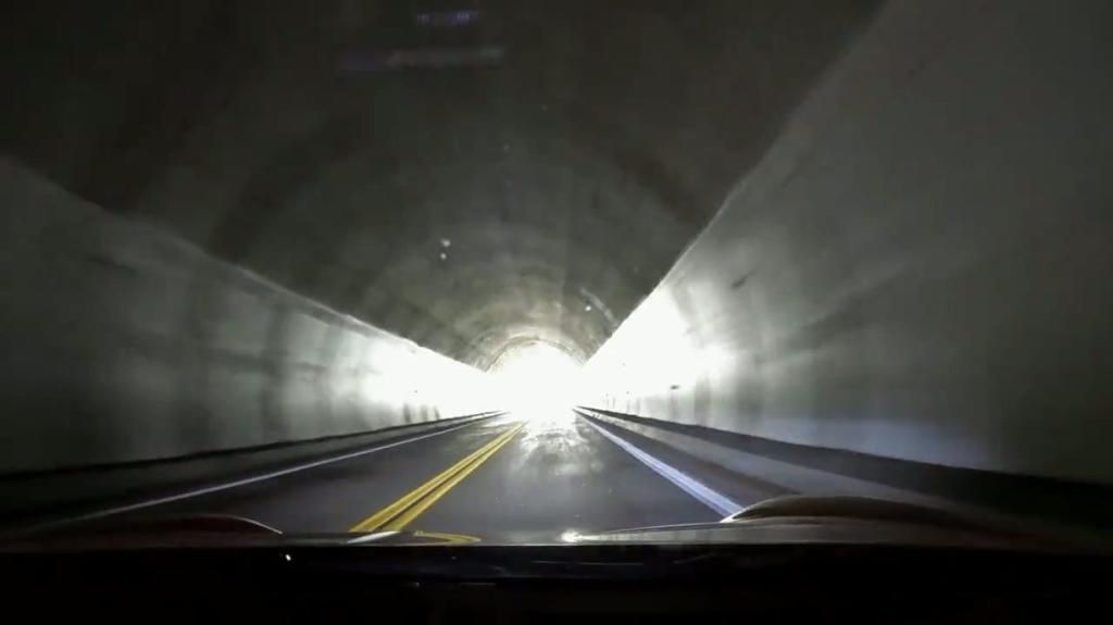 洛杉矶“死亡隧道”！网友开车还原Vince死亡时刻