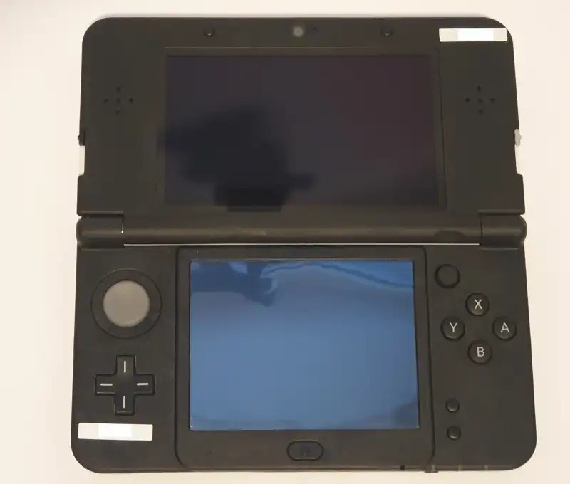 玩家自称拿到任天堂new 3DS X4和X5原型机并展示